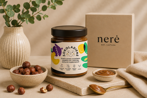 Chocolade-kikkererwtencrème met stukjes hazelnoot